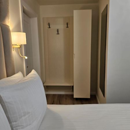 Hotel Queen Râmnicu Vâlcea المظهر الخارجي الصورة