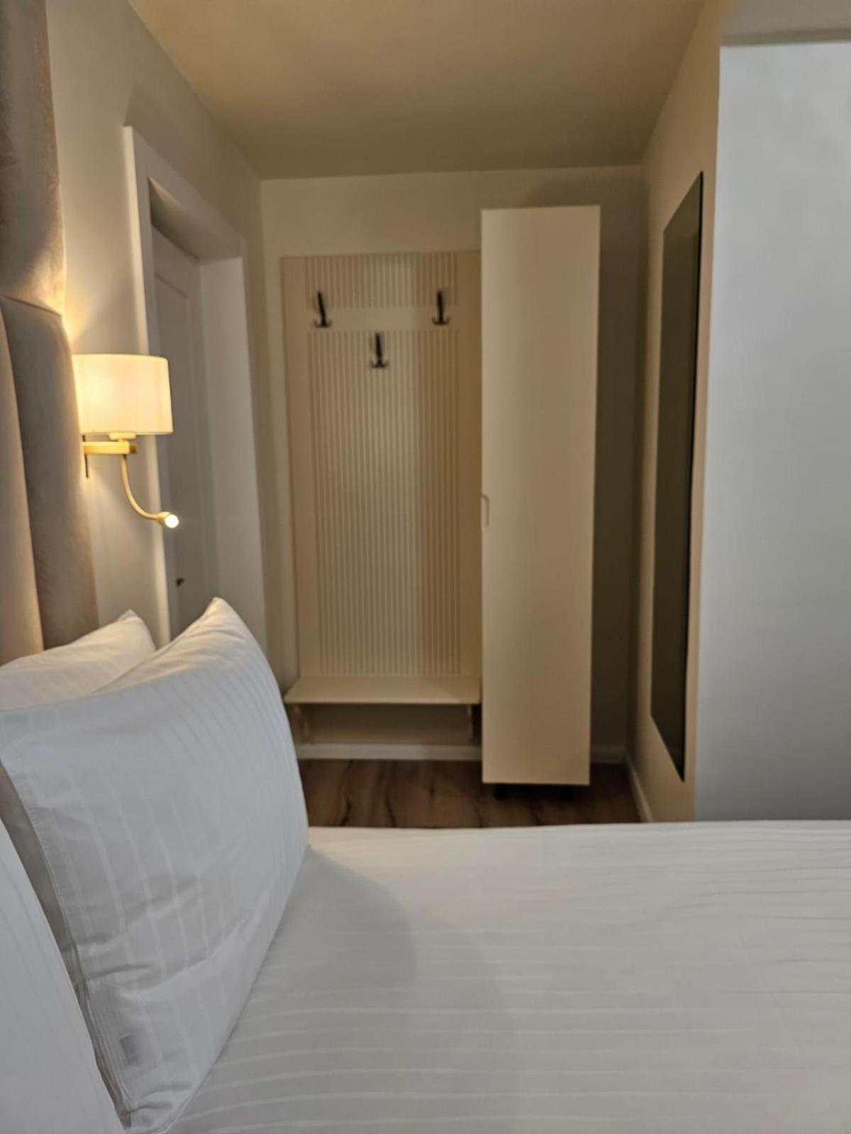 Hotel Queen Râmnicu Vâlcea المظهر الخارجي الصورة