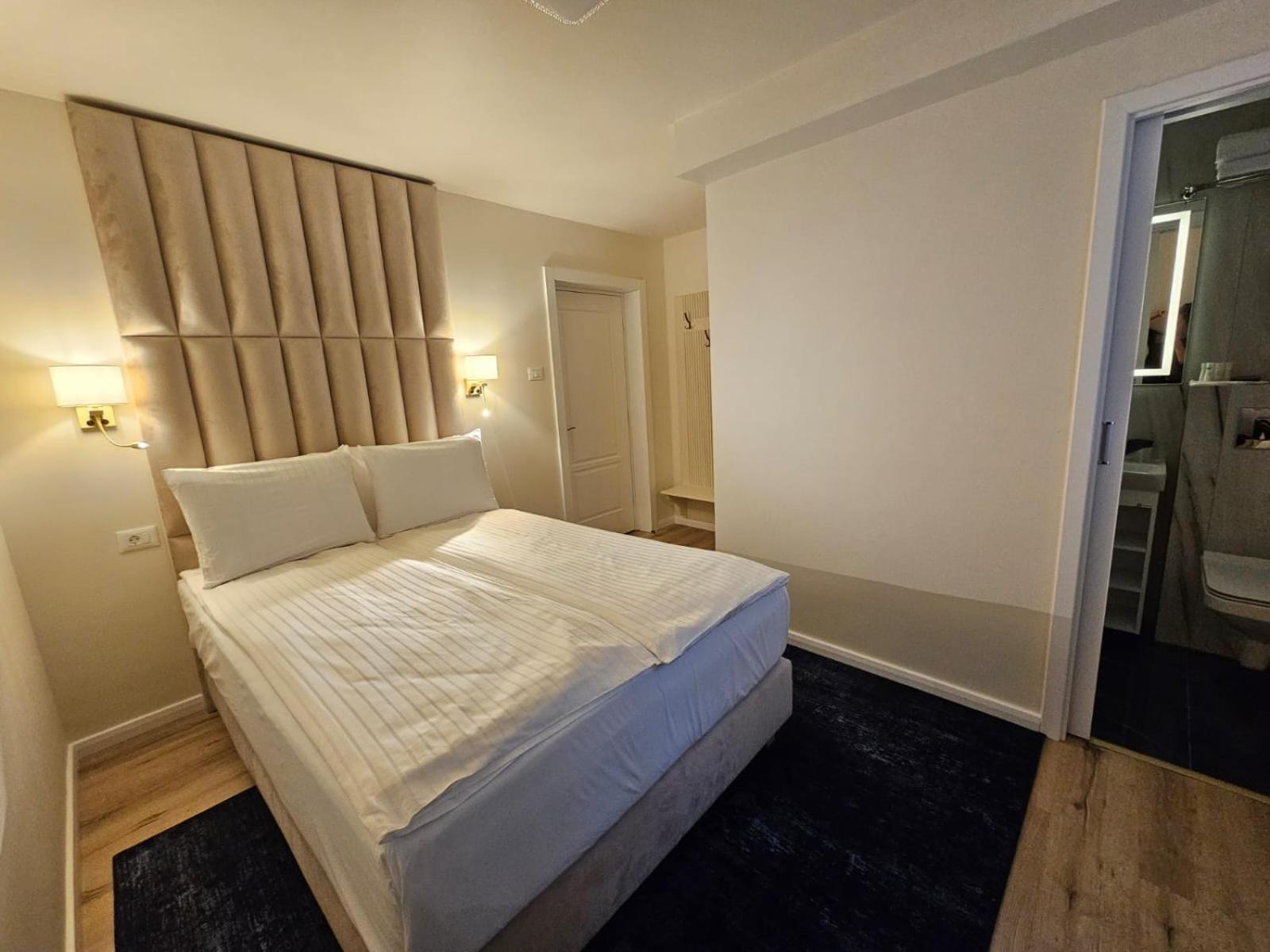 Hotel Queen Râmnicu Vâlcea المظهر الخارجي الصورة